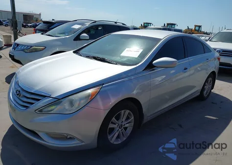 2013 Hyundai Sonata Gls z USA, uszkodzony, nr VIN 5NPEB4AC5DH805145